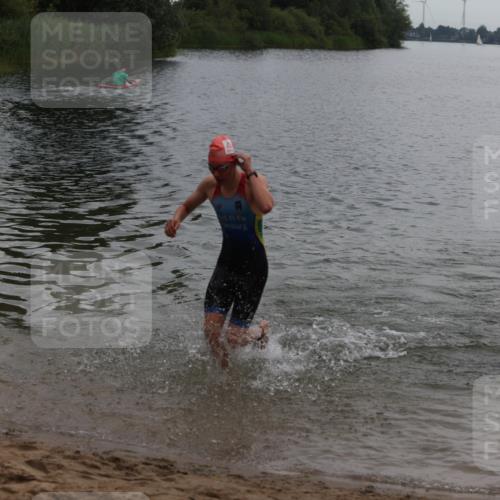 21.06.2026 - 29. Vierlanden-Triathlon Andreas Tolksdorf http://msf.ph/oto/9847956 21.06.2026 09:52:18 Schwimmen 370, 375 meine-sportfotos.de