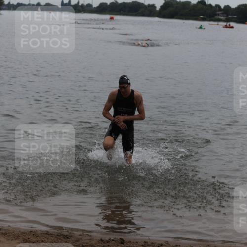 21.06.2026 - 29. Vierlanden-Triathlon Andreas Tolksdorf http://msf.ph/oto/9847970 21.06.2026 09:52:34 Schwimmen 364 meine-sportfotos.de
