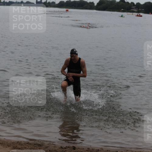 21.06.2026 - 29. Vierlanden-Triathlon Andreas Tolksdorf http://msf.ph/oto/9847975 21.06.2026 09:52:34 Schwimmen 364 meine-sportfotos.de