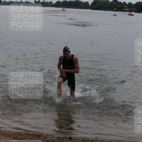 21.06.2026 - 29. Vierlanden-Triathlon Andreas Tolksdorf http://msf.ph/oto/9847984 21.06.2026 09:52:34 Schwimmen 364 meine-sportfotos.de