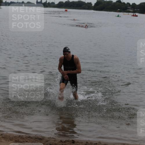 21.06.2026 - 29. Vierlanden-Triathlon Andreas Tolksdorf http://msf.ph/oto/9847989 21.06.2026 09:52:34 Schwimmen 364 meine-sportfotos.de