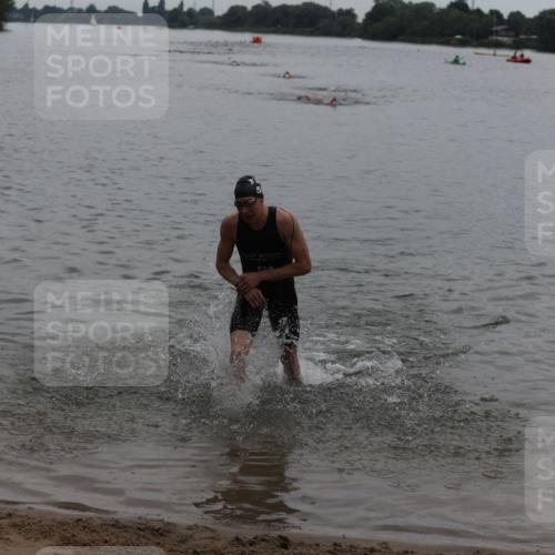 21.06.2026 - 29. Vierlanden-Triathlon Andreas Tolksdorf http://msf.ph/oto/9847994 21.06.2026 09:52:34 Schwimmen 364 meine-sportfotos.de