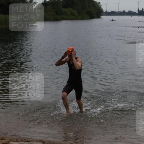 21.06.2026 - 29. Vierlanden-Triathlon Andreas Tolksdorf http://msf.ph/oto/9848092 21.06.2026 09:53:39 Schwimmen 390 meine-sportfotos.de
