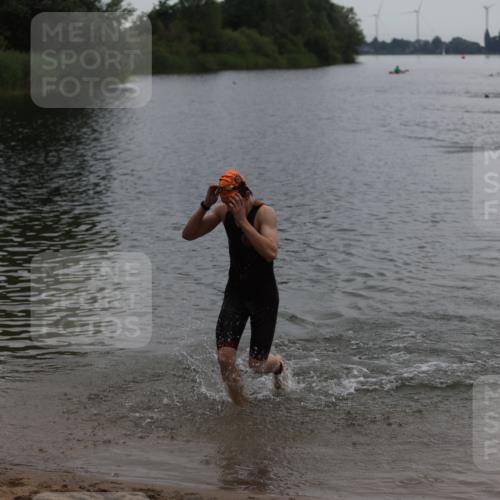 21.06.2026 - 29. Vierlanden-Triathlon Andreas Tolksdorf http://msf.ph/oto/9848101 21.06.2026 09:53:39 Schwimmen 390 meine-sportfotos.de