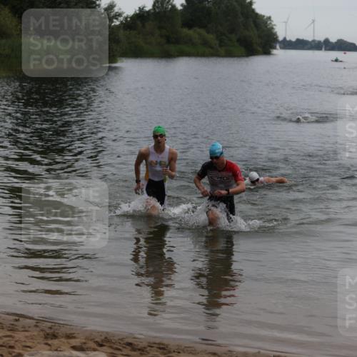 21.06.2026 - 29. Vierlanden-Triathlon Andreas Tolksdorf http://msf.ph/oto/9848113 21.06.2026 09:54:07 Schwimmen 311, 335, 378, 382 meine-sportfotos.de