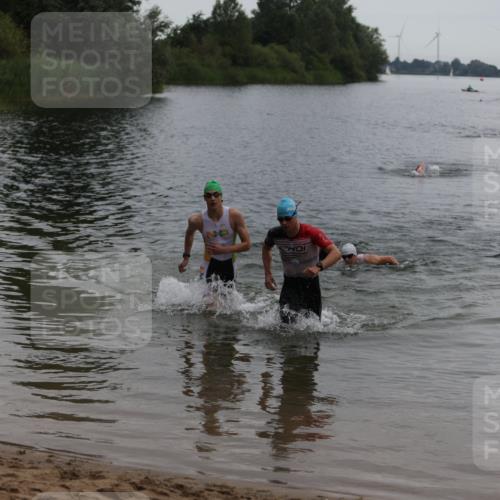 21.06.2026 - 29. Vierlanden-Triathlon Andreas Tolksdorf http://msf.ph/oto/9848121 21.06.2026 09:54:07 Schwimmen 311, 335, 378, 382 meine-sportfotos.de