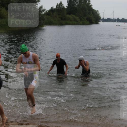 21.06.2026 - 29. Vierlanden-Triathlon Andreas Tolksdorf http://msf.ph/oto/9848190 21.06.2026 09:54:09 Schwimmen 311, 335, 378, 382 meine-sportfotos.de