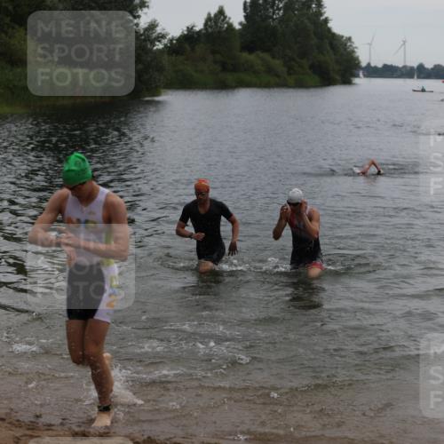 21.06.2026 - 29. Vierlanden-Triathlon Andreas Tolksdorf http://msf.ph/oto/9848204 21.06.2026 09:54:10 Schwimmen 311, 335, 378, 382 meine-sportfotos.de