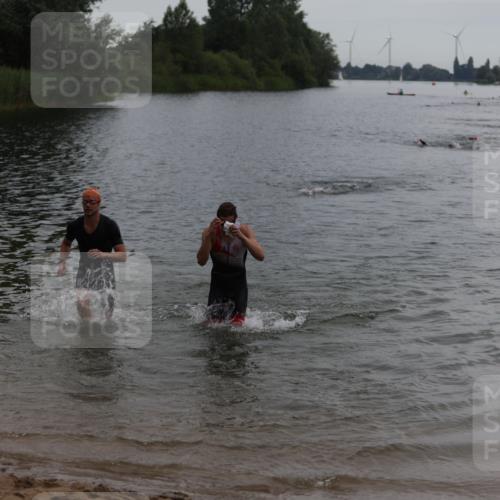 21.06.2026 - 29. Vierlanden-Triathlon Andreas Tolksdorf http://msf.ph/oto/9848215 21.06.2026 09:54:11 Schwimmen 311, 335, 378, 382 meine-sportfotos.de