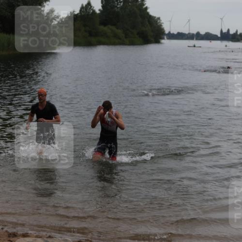21.06.2026 - 29. Vierlanden-Triathlon Andreas Tolksdorf http://msf.ph/oto/9848222 21.06.2026 09:54:11 Schwimmen 311, 335, 378, 382 meine-sportfotos.de