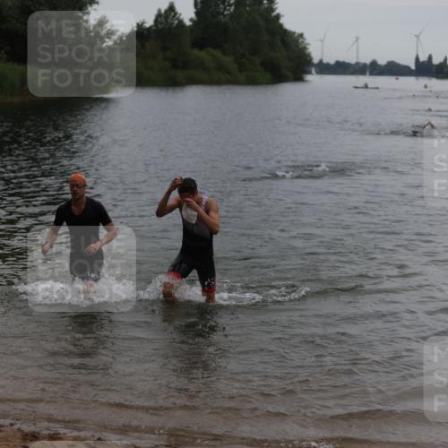 21.06.2026 - 29. Vierlanden-Triathlon Andreas Tolksdorf http://msf.ph/oto/9848236 21.06.2026 09:54:11 Schwimmen 311, 335, 378, 382 meine-sportfotos.de