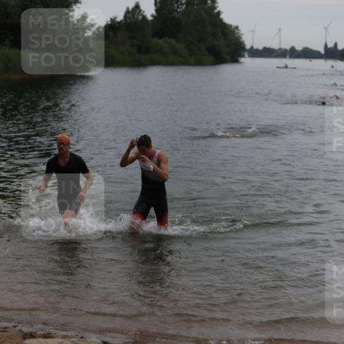 21.06.2026 - 29. Vierlanden-Triathlon Andreas Tolksdorf http://msf.ph/oto/9848241 21.06.2026 09:54:11 Schwimmen 311, 335, 378, 382 meine-sportfotos.de