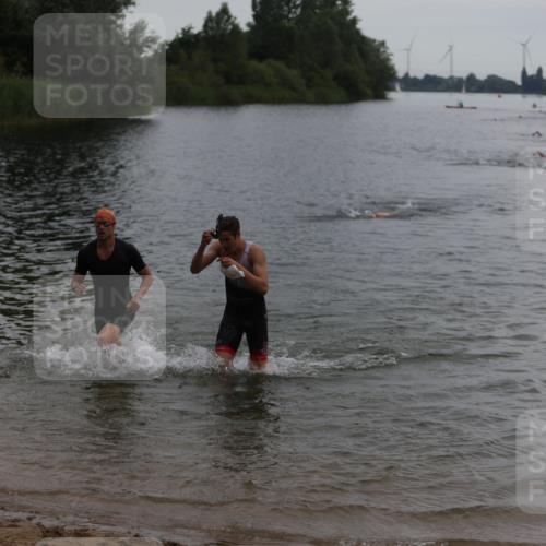 21.06.2026 - 29. Vierlanden-Triathlon Andreas Tolksdorf http://msf.ph/oto/9848245 21.06.2026 09:54:11 Schwimmen 311, 335, 378, 382 meine-sportfotos.de