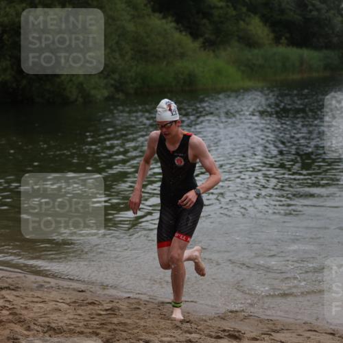 21.06.2026 - 29. Vierlanden-Triathlon Andreas Tolksdorf http://msf.ph/oto/9848285 21.06.2026 09:54:32 Schwimmen 387 meine-sportfotos.de