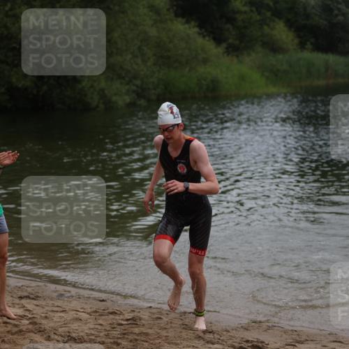 21.06.2026 - 29. Vierlanden-Triathlon Andreas Tolksdorf http://msf.ph/oto/9848294 21.06.2026 09:54:32 Schwimmen 387 meine-sportfotos.de