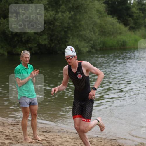 21.06.2026 - 29. Vierlanden-Triathlon Andreas Tolksdorf http://msf.ph/oto/9848315 21.06.2026 09:54:32 Schwimmen 387 meine-sportfotos.de