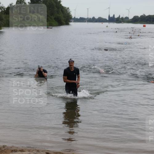 21.06.2026 - 29. Vierlanden-Triathlon Andreas Tolksdorf http://msf.ph/oto/9848326 21.06.2026 09:54:51 Schwimmen 339, 350, 362 meine-sportfotos.de