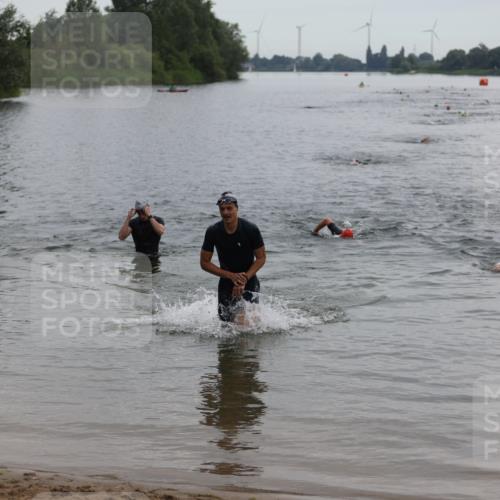 21.06.2026 - 29. Vierlanden-Triathlon Andreas Tolksdorf http://msf.ph/oto/9848363 21.06.2026 09:54:51 Schwimmen 339, 350, 362 meine-sportfotos.de