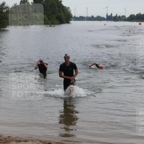 21.06.2026 - 29. Vierlanden-Triathlon Andreas Tolksdorf http://msf.ph/oto/9848367 21.06.2026 09:54:51 Schwimmen 339, 350, 362 meine-sportfotos.de