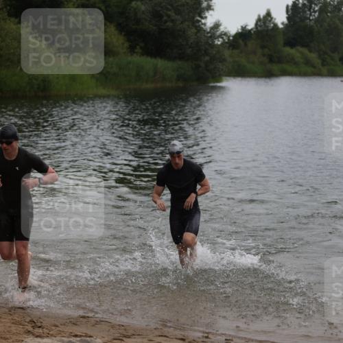 21.06.2026 - 29. Vierlanden-Triathlon Andreas Tolksdorf http://msf.ph/oto/9848427 21.06.2026 09:54:57 Schwimmen 324, 337, 339, 350, 362, 367, 379 meine-sportfotos.de
