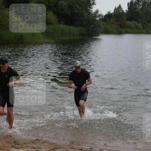 21.06.2026 - 29. Vierlanden-Triathlon Andreas Tolksdorf http://msf.ph/oto/9848432 21.06.2026 09:54:57 Schwimmen 324, 337, 339, 350, 362, 367, 379 meine-sportfotos.de