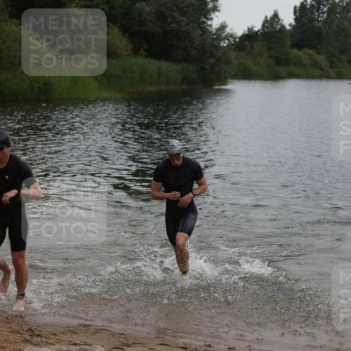 21.06.2026 - 29. Vierlanden-Triathlon Andreas Tolksdorf http://msf.ph/oto/9848437 21.06.2026 09:54:57 Schwimmen 324, 337, 339, 350, 362, 367, 379 meine-sportfotos.de
