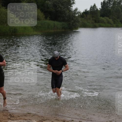 21.06.2026 - 29. Vierlanden-Triathlon Andreas Tolksdorf http://msf.ph/oto/9848446 21.06.2026 09:54:57 Schwimmen 324, 337, 339, 350, 362, 367, 379 meine-sportfotos.de