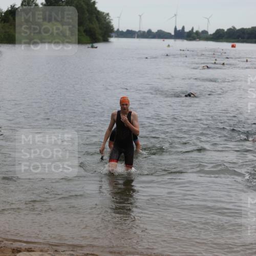 21.06.2026 - 29. Vierlanden-Triathlon Andreas Tolksdorf http://msf.ph/oto/9848455 21.06.2026 09:54:59 Schwimmen 324, 337, 350, 362, 367, 379 meine-sportfotos.de