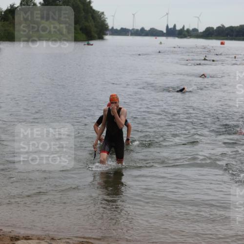 21.06.2026 - 29. Vierlanden-Triathlon Andreas Tolksdorf http://msf.ph/oto/9848474 21.06.2026 09:54:59 Schwimmen 324, 337, 350, 362, 367, 379 meine-sportfotos.de