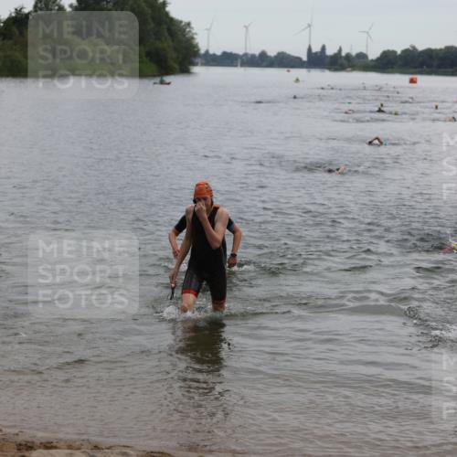 21.06.2026 - 29. Vierlanden-Triathlon Andreas Tolksdorf http://msf.ph/oto/9848486 21.06.2026 09:54:59 Schwimmen 324, 337, 350, 362, 367, 379 meine-sportfotos.de