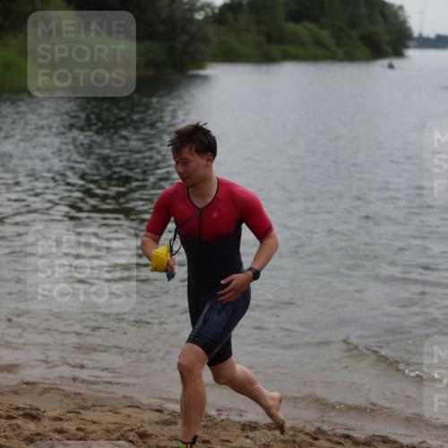 21.06.2026 - 29. Vierlanden-Triathlon Andreas Tolksdorf http://msf.ph/oto/9848653 21.06.2026 09:55:08 Schwimmen 324, 337, 367, 379 meine-sportfotos.de