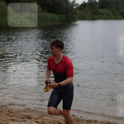 21.06.2026 - 29. Vierlanden-Triathlon Andreas Tolksdorf http://msf.ph/oto/9848661 21.06.2026 09:55:08 Schwimmen 324, 337, 367, 379 meine-sportfotos.de