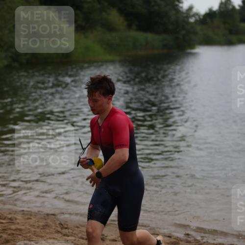 21.06.2026 - 29. Vierlanden-Triathlon Andreas Tolksdorf http://msf.ph/oto/9848668 21.06.2026 09:55:09 Schwimmen 324, 337, 367 meine-sportfotos.de