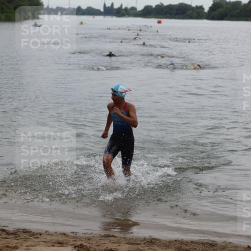 21.06.2026 - 29. Vierlanden-Triathlon Andreas Tolksdorf http://msf.ph/oto/9848744 21.06.2026 09:55:36 Schwimmen 376 meine-sportfotos.de