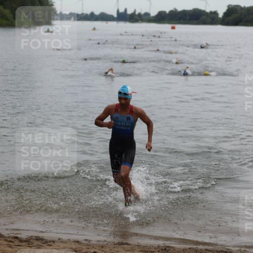 21.06.2026 - 29. Vierlanden-Triathlon Andreas Tolksdorf http://msf.ph/oto/9848767 21.06.2026 09:55:36 Schwimmen 376 meine-sportfotos.de