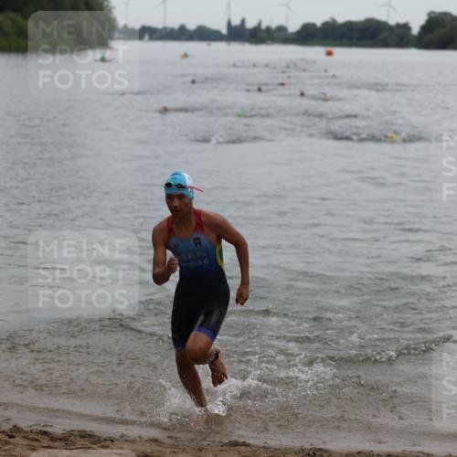 21.06.2026 - 29. Vierlanden-Triathlon Andreas Tolksdorf http://msf.ph/oto/9848786 21.06.2026 09:55:37 Schwimmen 376 meine-sportfotos.de