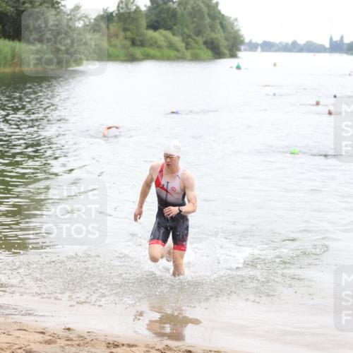 21.06.2026 - 29. Vierlanden-Triathlon Andreas Tolksdorf http://msf.ph/oto/9848828 21.06.2026 09:56:03 Schwimmen 329, 381, 389 meine-sportfotos.de