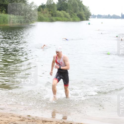 21.06.2026 - 29. Vierlanden-Triathlon Andreas Tolksdorf http://msf.ph/oto/9848837 21.06.2026 09:56:03 Schwimmen 329, 381, 389 meine-sportfotos.de