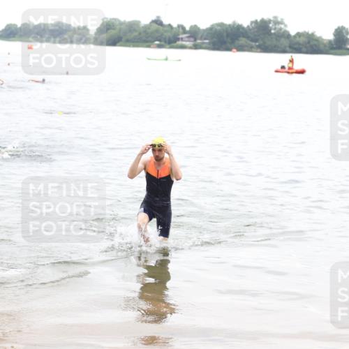21.06.2026 - 29. Vierlanden-Triathlon Andreas Tolksdorf http://msf.ph/oto/9848856 21.06.2026 09:56:06 Schwimmen 308, 329, 381, 389 meine-sportfotos.de