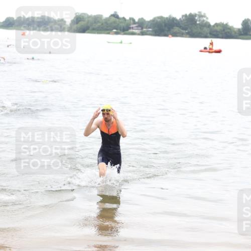 21.06.2026 - 29. Vierlanden-Triathlon Andreas Tolksdorf http://msf.ph/oto/9848860 21.06.2026 09:56:06 Schwimmen 308, 329, 381, 389 meine-sportfotos.de