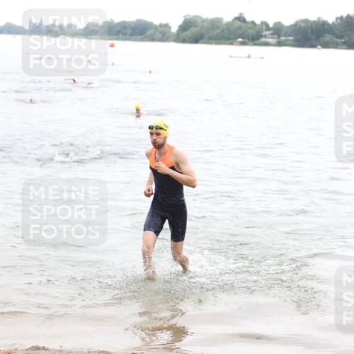 21.06.2026 - 29. Vierlanden-Triathlon Andreas Tolksdorf http://msf.ph/oto/9848864 21.06.2026 09:56:07 Schwimmen 308, 329, 381, 389 meine-sportfotos.de