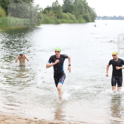 21.06.2026 - 29. Vierlanden-Triathlon Andreas Tolksdorf http://msf.ph/oto/9848876 21.06.2026 09:56:17 Schwimmen 308, 332 meine-sportfotos.de