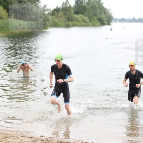 21.06.2026 - 29. Vierlanden-Triathlon Andreas Tolksdorf http://msf.ph/oto/9848880 21.06.2026 09:56:17 Schwimmen 308, 332 meine-sportfotos.de