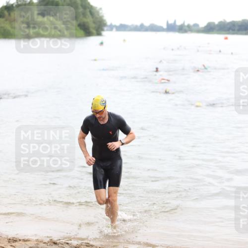 21.06.2026 - 29. Vierlanden-Triathlon Andreas Tolksdorf http://msf.ph/oto/9848895 21.06.2026 09:56:19 Schwimmen 308, 332, 354 meine-sportfotos.de