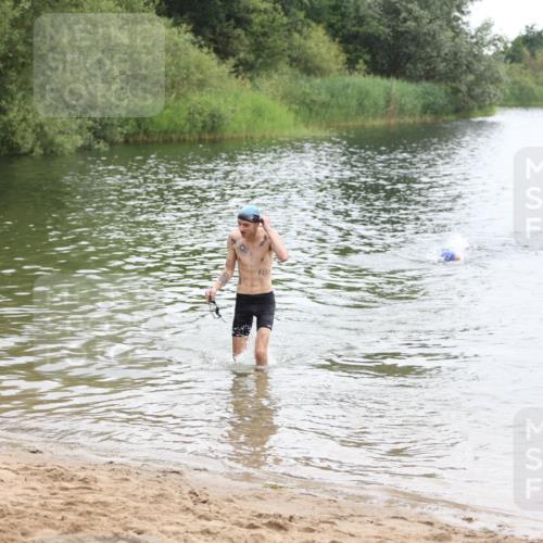 21.06.2026 - 29. Vierlanden-Triathlon Andreas Tolksdorf http://msf.ph/oto/9848897 21.06.2026 09:56:24 Schwimmen 306, 332, 354 meine-sportfotos.de