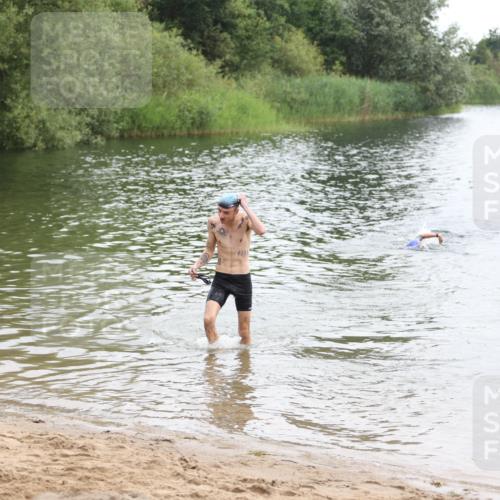 21.06.2026 - 29. Vierlanden-Triathlon Andreas Tolksdorf http://msf.ph/oto/9848904 21.06.2026 09:56:24 Schwimmen 306, 332, 354 meine-sportfotos.de