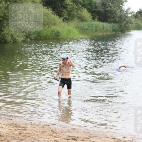 21.06.2026 - 29. Vierlanden-Triathlon Andreas Tolksdorf http://msf.ph/oto/9848905 21.06.2026 09:56:24 Schwimmen 306, 332, 354 meine-sportfotos.de