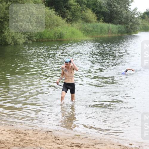 21.06.2026 - 29. Vierlanden-Triathlon Andreas Tolksdorf http://msf.ph/oto/9848906 21.06.2026 09:56:25 Schwimmen 306, 332, 354 meine-sportfotos.de