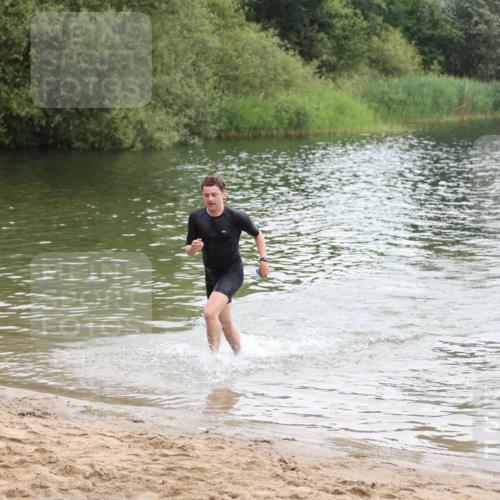 21.06.2026 - 29. Vierlanden-Triathlon Andreas Tolksdorf http://msf.ph/oto/9848916 21.06.2026 09:56:33 Schwimmen 306, 354, 361, 365 meine-sportfotos.de