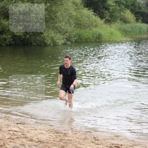 21.06.2026 - 29. Vierlanden-Triathlon Andreas Tolksdorf http://msf.ph/oto/9848919 21.06.2026 09:56:33 Schwimmen 306, 354, 361, 365 meine-sportfotos.de